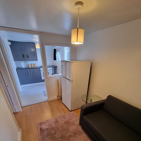 Appartement Cosey Studio Ground Floor à Enfield Extérieur photo